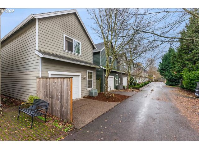 521 Ne SUTTLE Rd, Portland, OR 97211