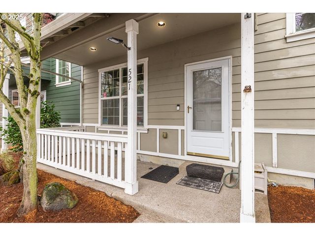 521 Ne SUTTLE Rd, Portland, OR 97211