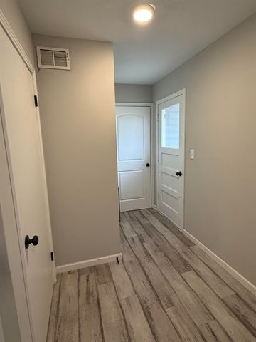 2422 N Perry, Wichita, KS 67204