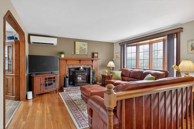 2 Fitzpatrick Rd, Grafton, MA 01519