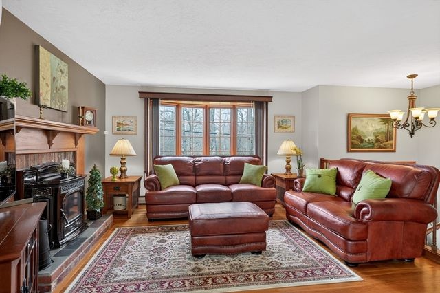 2 Fitzpatrick Rd, Grafton, MA 01519