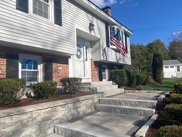 2 Fitzpatrick Rd, Grafton, MA 01519