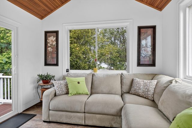 2 Fitzpatrick Rd, Grafton, MA 01519