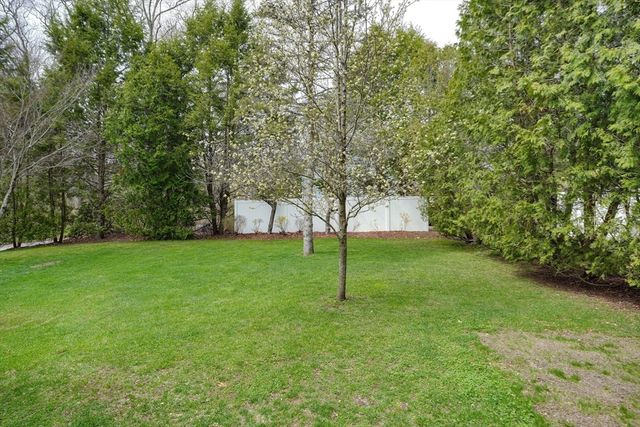 2 Fitzpatrick Rd, Grafton, MA 01519