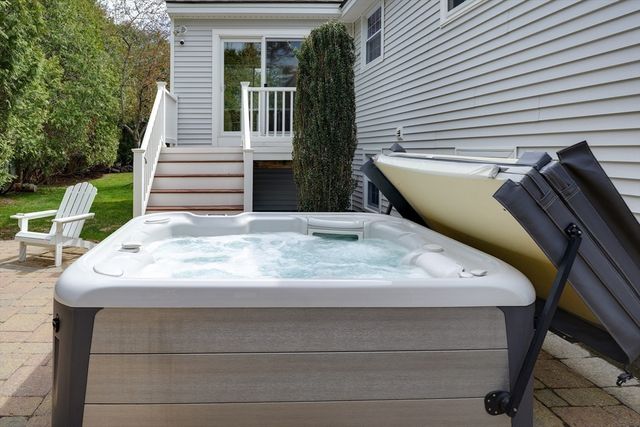 2 Fitzpatrick Rd, Grafton, MA 01519