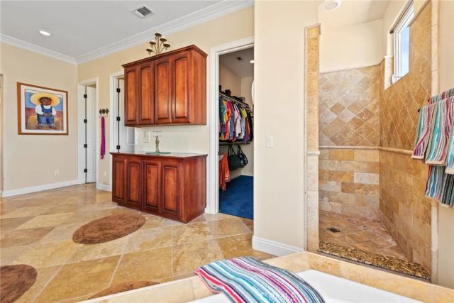 9609 Equestrian Drive, Riverside, CA 92503