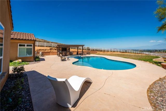 9609 Equestrian Drive, Riverside, CA 92503
