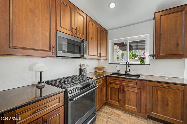 2142 E DESOTO Way, Gilbert, AZ 85234