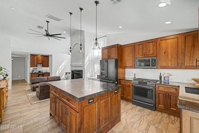 2142 E DESOTO Way, Gilbert, AZ 85234