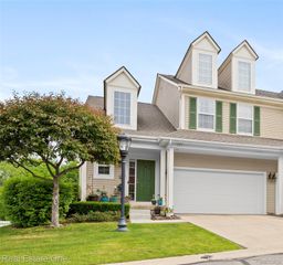 731 E Bluff Court, Rochester Hills, MI 48307