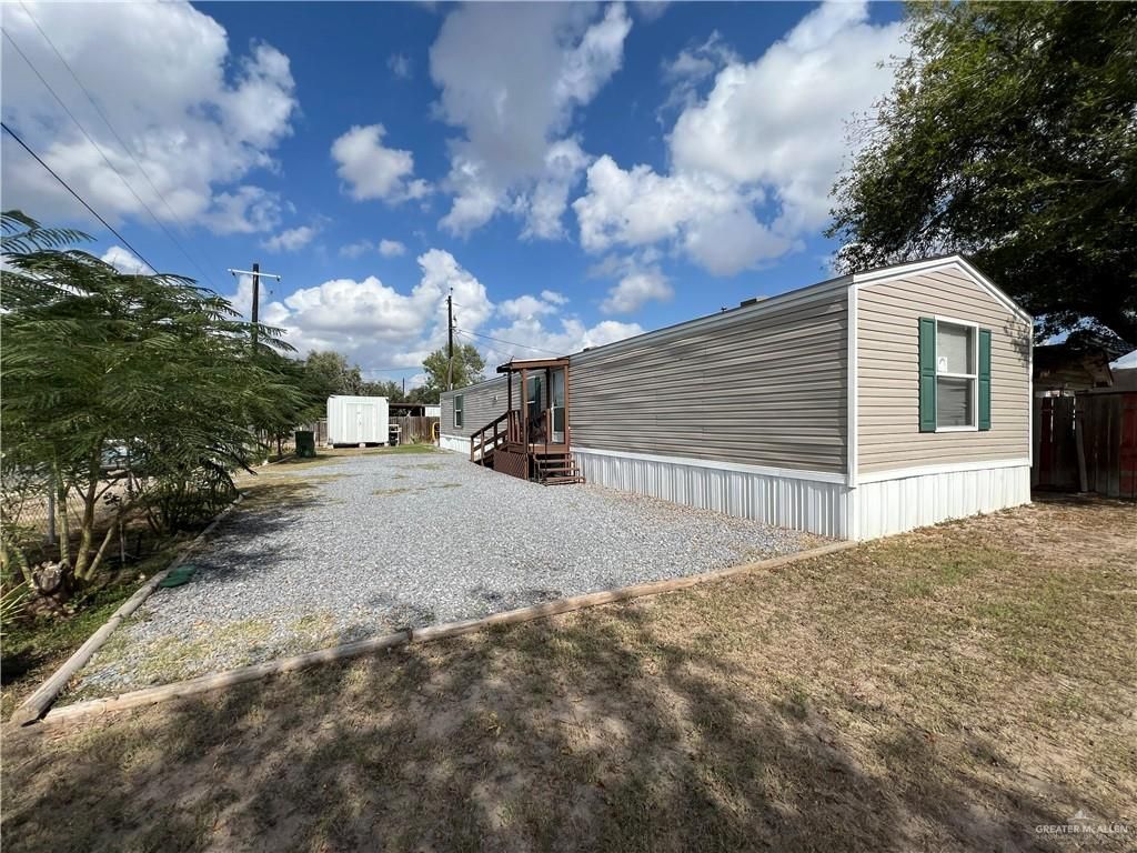 301 E Oscar Gonzalez Avenue, Elsa, TX 78543