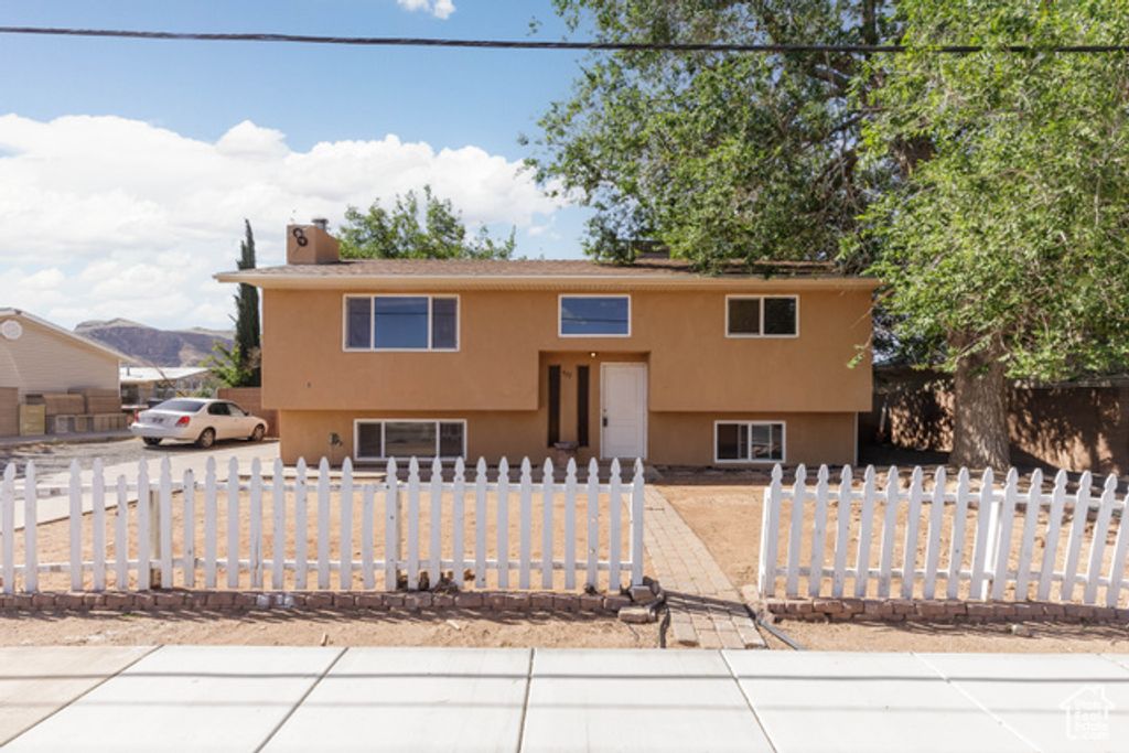 577 W 400 S, Hurricane, UT 84737