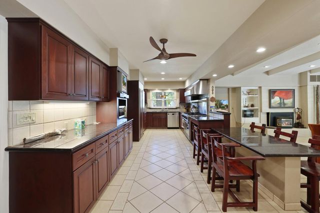 949 S Country Club Blvd, Stockton, CA 95204