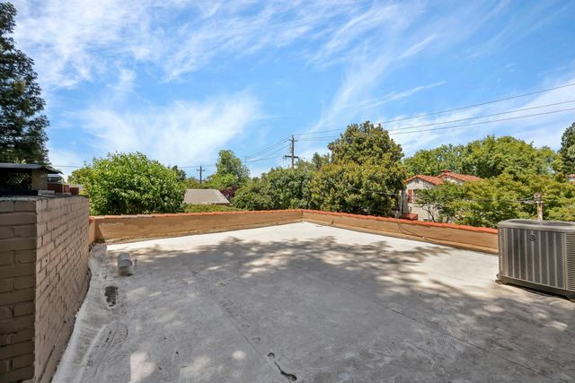 949 S Country Club Blvd, Stockton, CA 95204