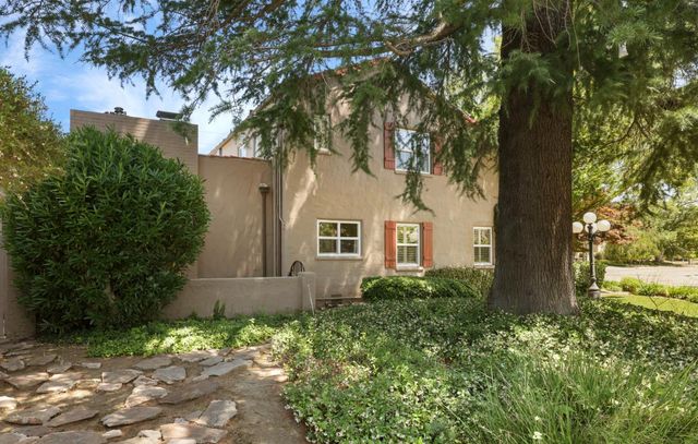 949 S Country Club Blvd, Stockton, CA 95204