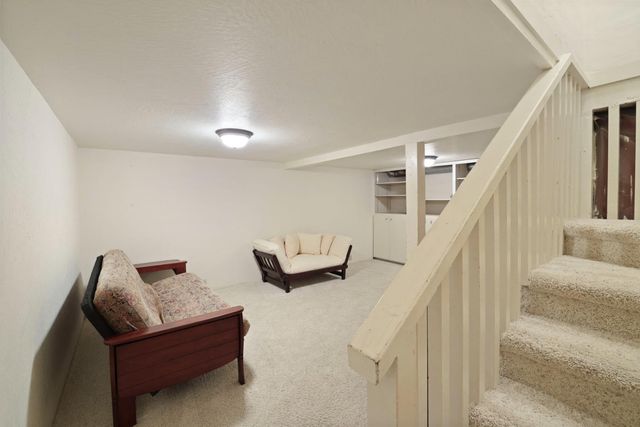 949 S Country Club Blvd, Stockton, CA 95204