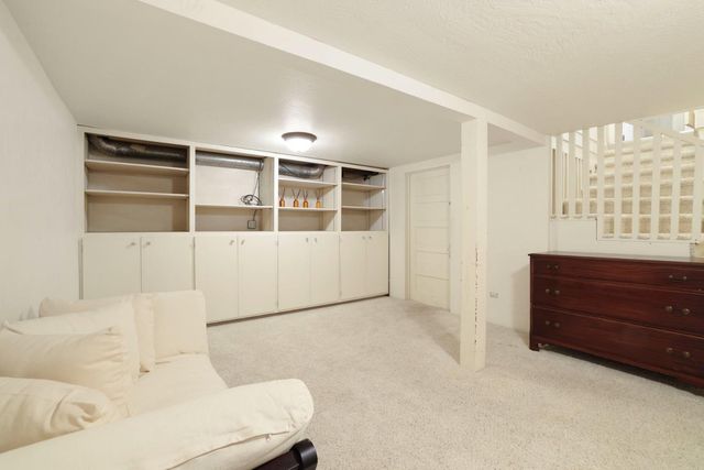 949 S Country Club Blvd, Stockton, CA 95204