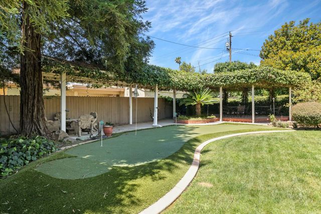 949 S Country Club Blvd, Stockton, CA 95204