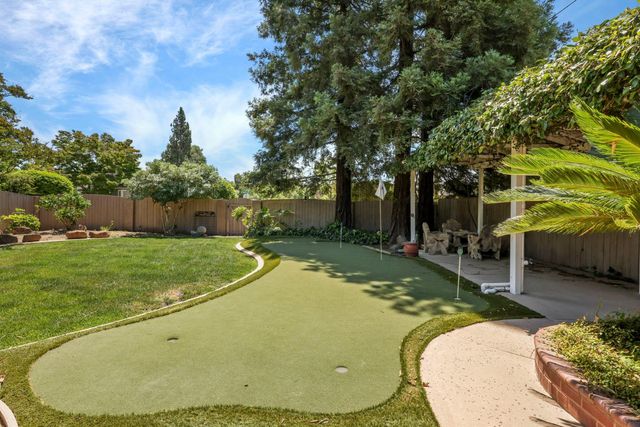 949 S Country Club Blvd, Stockton, CA 95204