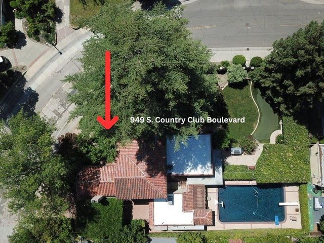949 S Country Club Blvd, Stockton, CA 95204