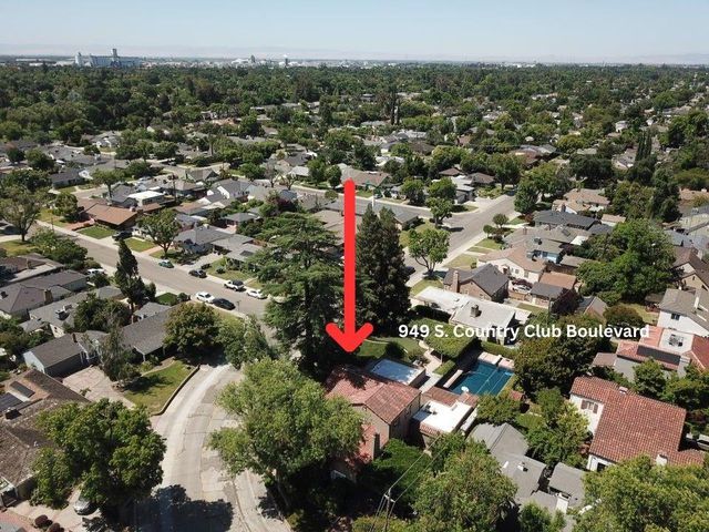 949 S Country Club Blvd, Stockton, CA 95204