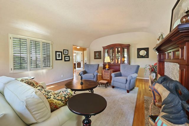 949 S Country Club Blvd, Stockton, CA 95204