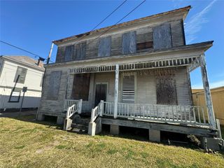 414 Christopher Columbus Boulevard, Galveston, TX 77550