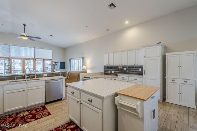 3438 S Abrego Drive, Green Valley, AZ 85614