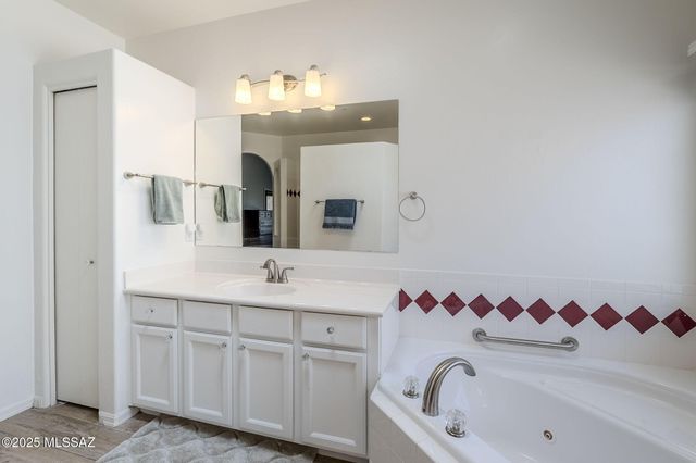 3438 S Abrego Drive, Green Valley, AZ 85614