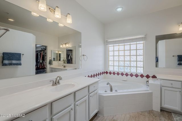 3438 S Abrego Drive, Green Valley, AZ 85614