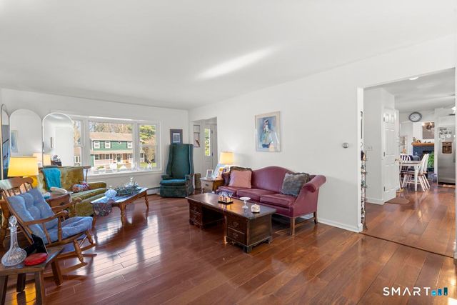 290 Tanglewood Circle, Milford, CT 06461