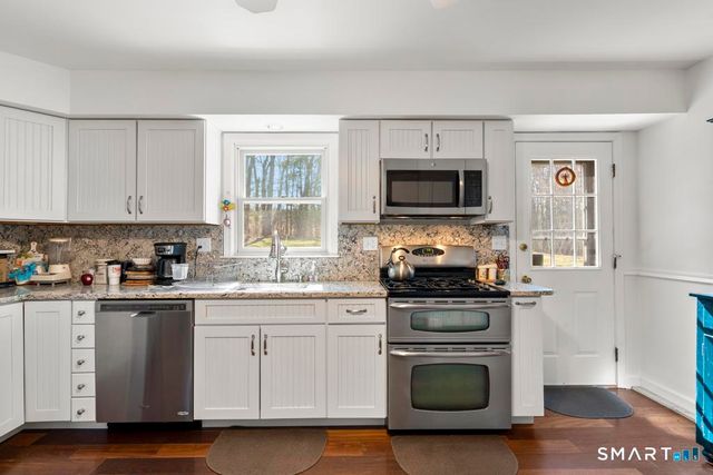 290 Tanglewood Circle, Milford, CT 06461