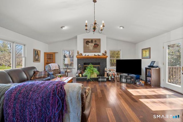 290 Tanglewood Circle, Milford, CT 06461