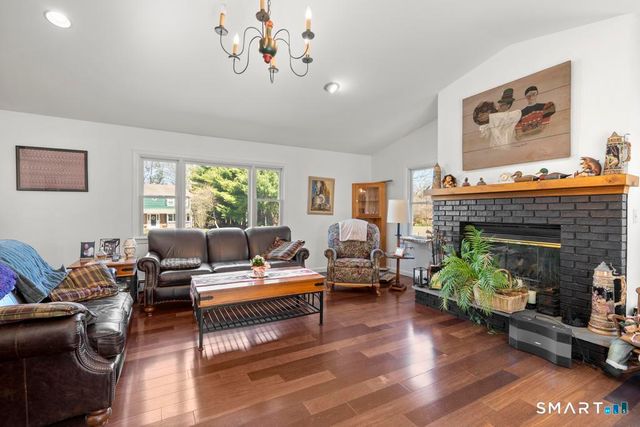 290 Tanglewood Circle, Milford, CT 06461