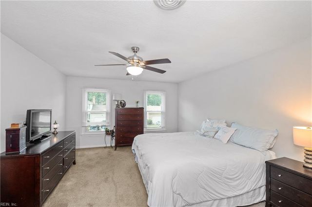 1516 Holmes CT, Virginia Beach, VA 23456