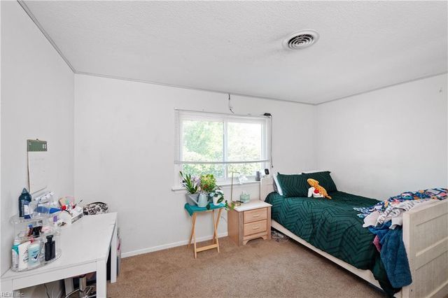 1516 Holmes CT, Virginia Beach, VA 23456
