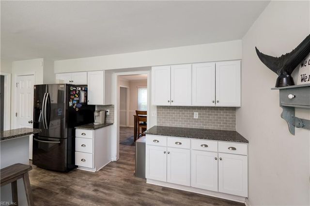 1516 Holmes CT, Virginia Beach, VA 23456