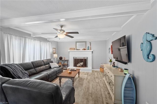 1516 Holmes CT, Virginia Beach, VA 23456