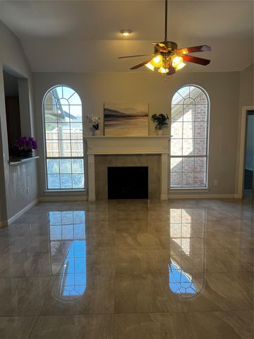 2806 Hammond Drive, Grand Prairie, TX 75052