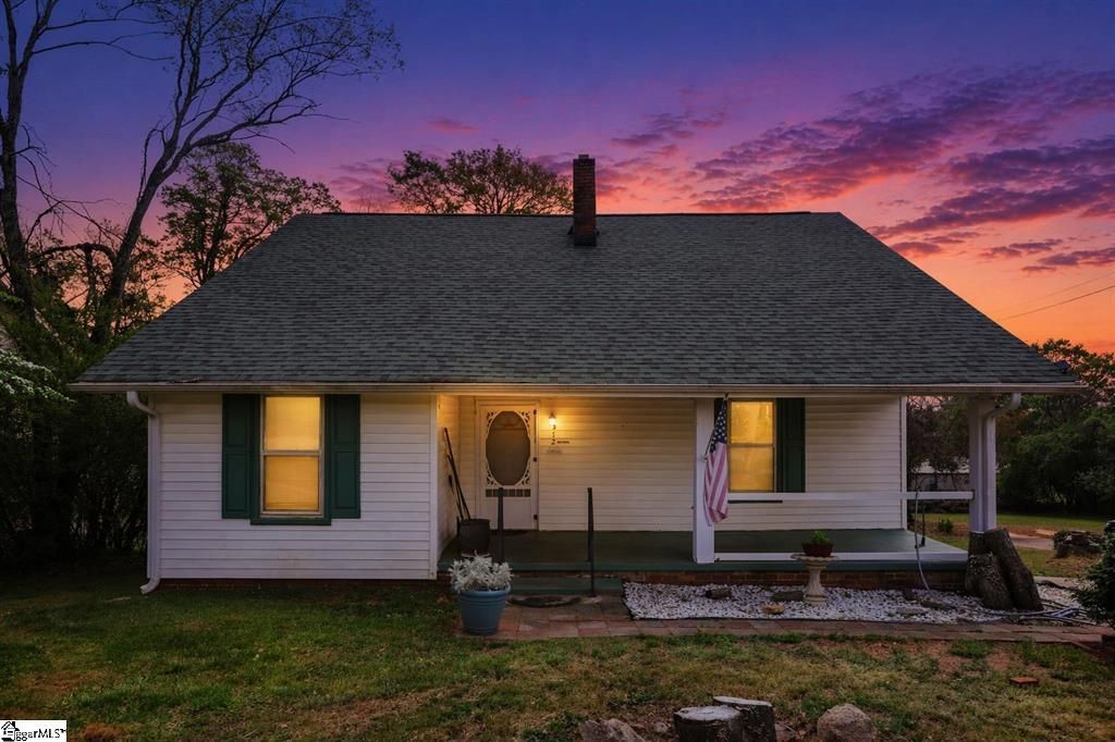 312 E A Avenue, Easley, SC 29640