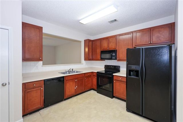 7705 Commerce Court, Riverdale, GA 30296