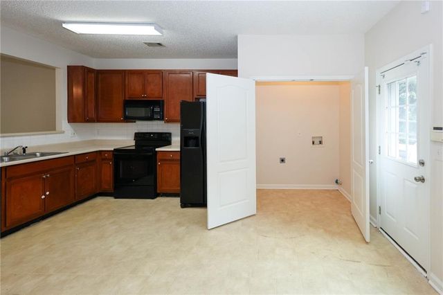 7705 Commerce Court, Riverdale, GA 30296