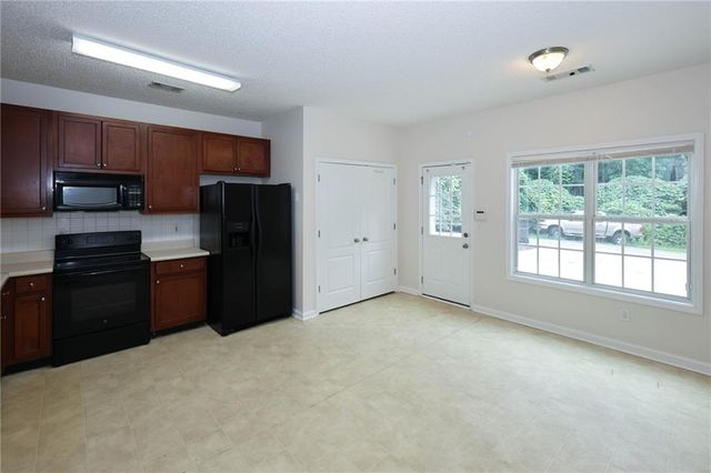 7705 Commerce Court, Riverdale, GA 30296