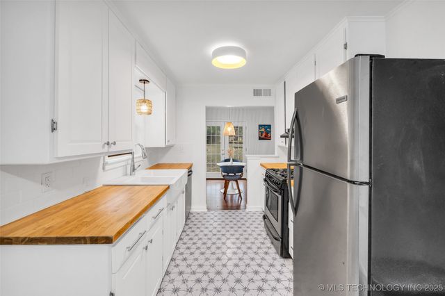 4513 E 25th Place, Tulsa, OK 74114