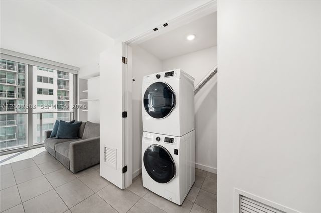 227 NE 2nd St 1911, Miami, FL 33132