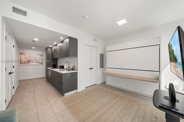227 NE 2nd St 1911, Miami, FL 33132