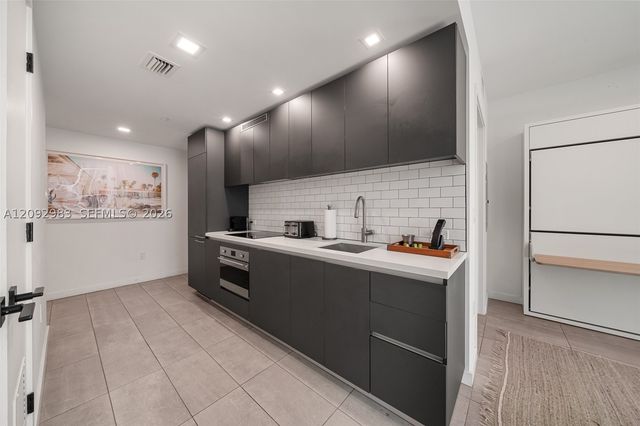 227 NE 2nd St 1911, Miami, FL 33132