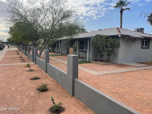 2242 N 29th Place Apt 3, Phoenix, AZ 85008