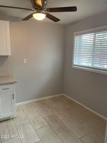 2242 N 29th Place Apt 3, Phoenix, AZ 85008