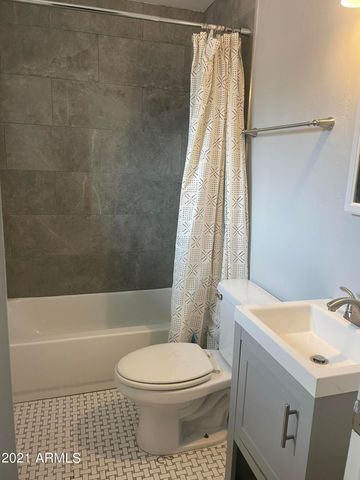 2242 N 29th Place Apt 3, Phoenix, AZ 85008